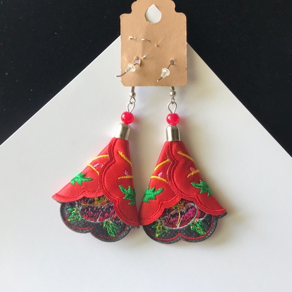XinYao Red Flower 🌺 Earrings - Picture 4 of 4